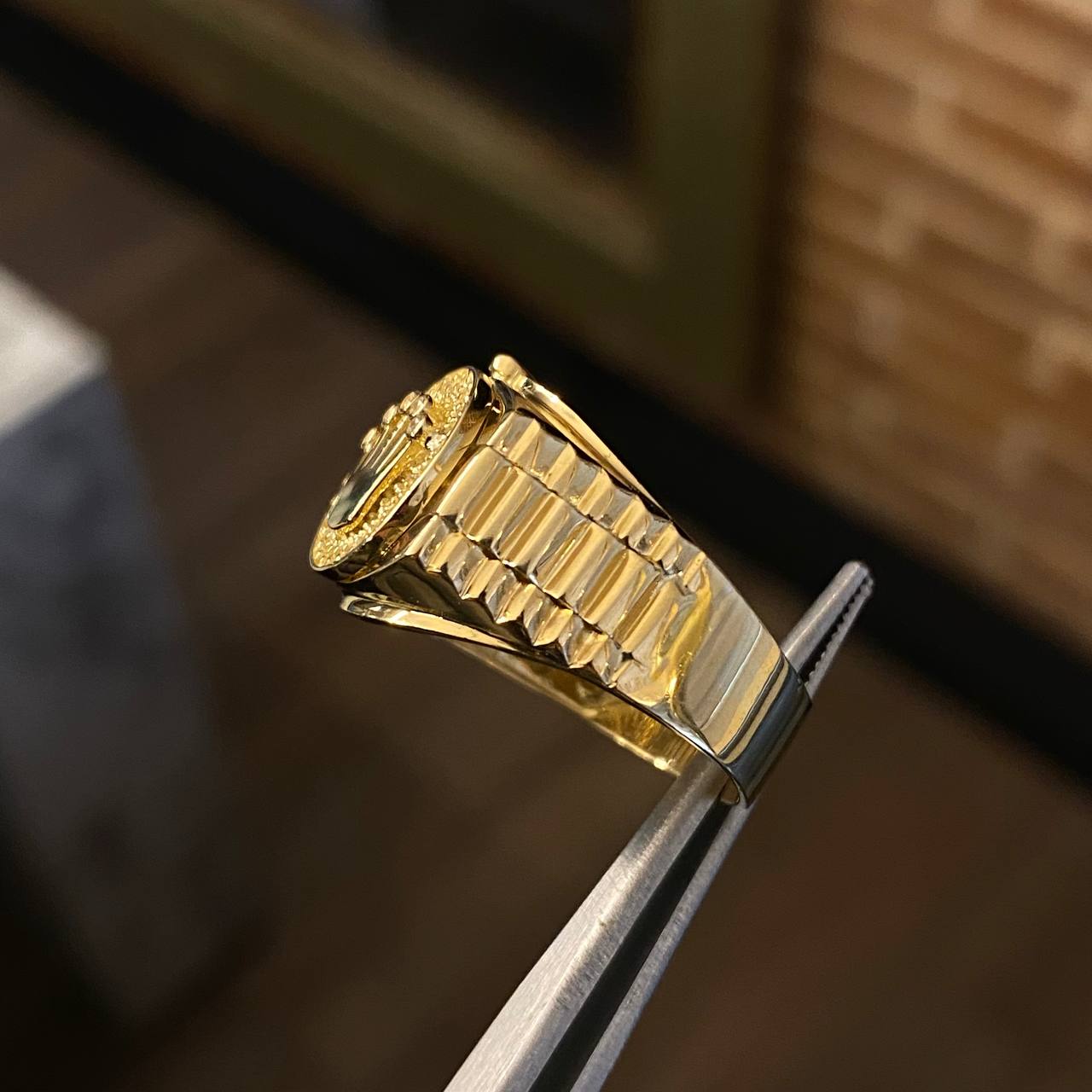 Anillo RX Corona 7.55gr T10 Circones Blancos Oro Amarillo