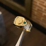 Anillo Corona RX Pentágono 2.55gr T8 1/2 Texturizado Circón Verde Oro Amarillo