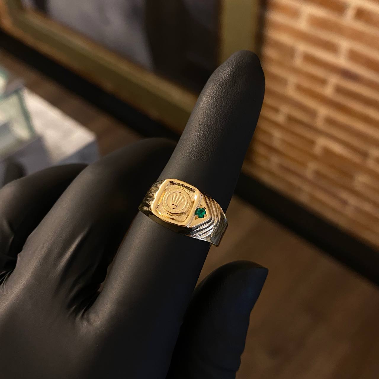 Anillo Corona RX Pentágono 2.8gr T9 1/4 Texturizado Circón Verde Oro Amarillo