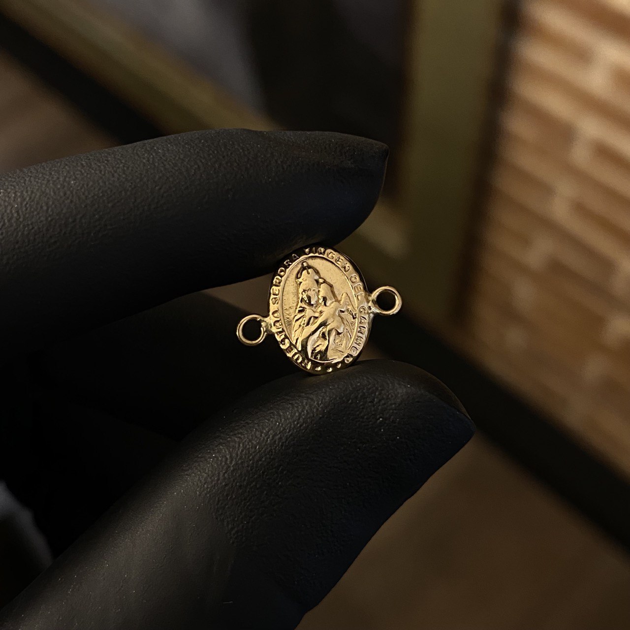 Herraje Virgen del Carmen 0.75gr / 1.5cm Troquelado Oro Amarillo