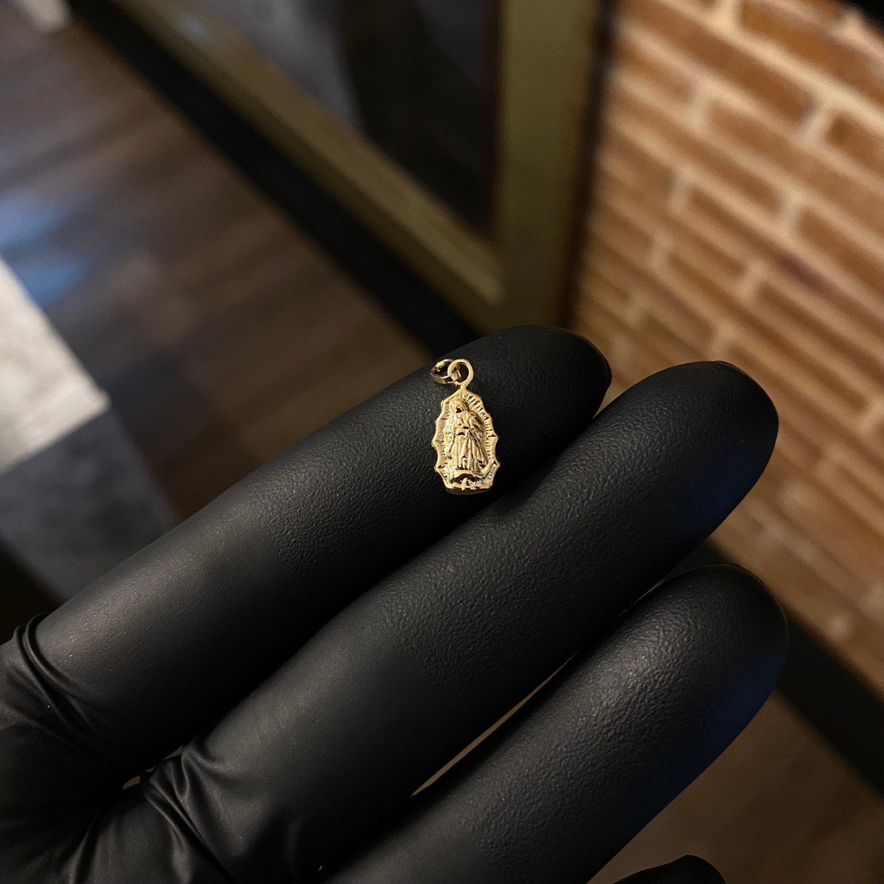 Dije Virgen de Guadalupe 0.3gr / 1.7cm Silueta Oro Amarillo