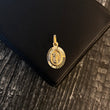 Dije Divino Niño 1.3gr / 2.1cm Diamantado Oro Amarillo