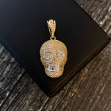 Dije Calavera 7.95gr / 3.8cm Circones Blancos Dos Oros Blanco Amarillo