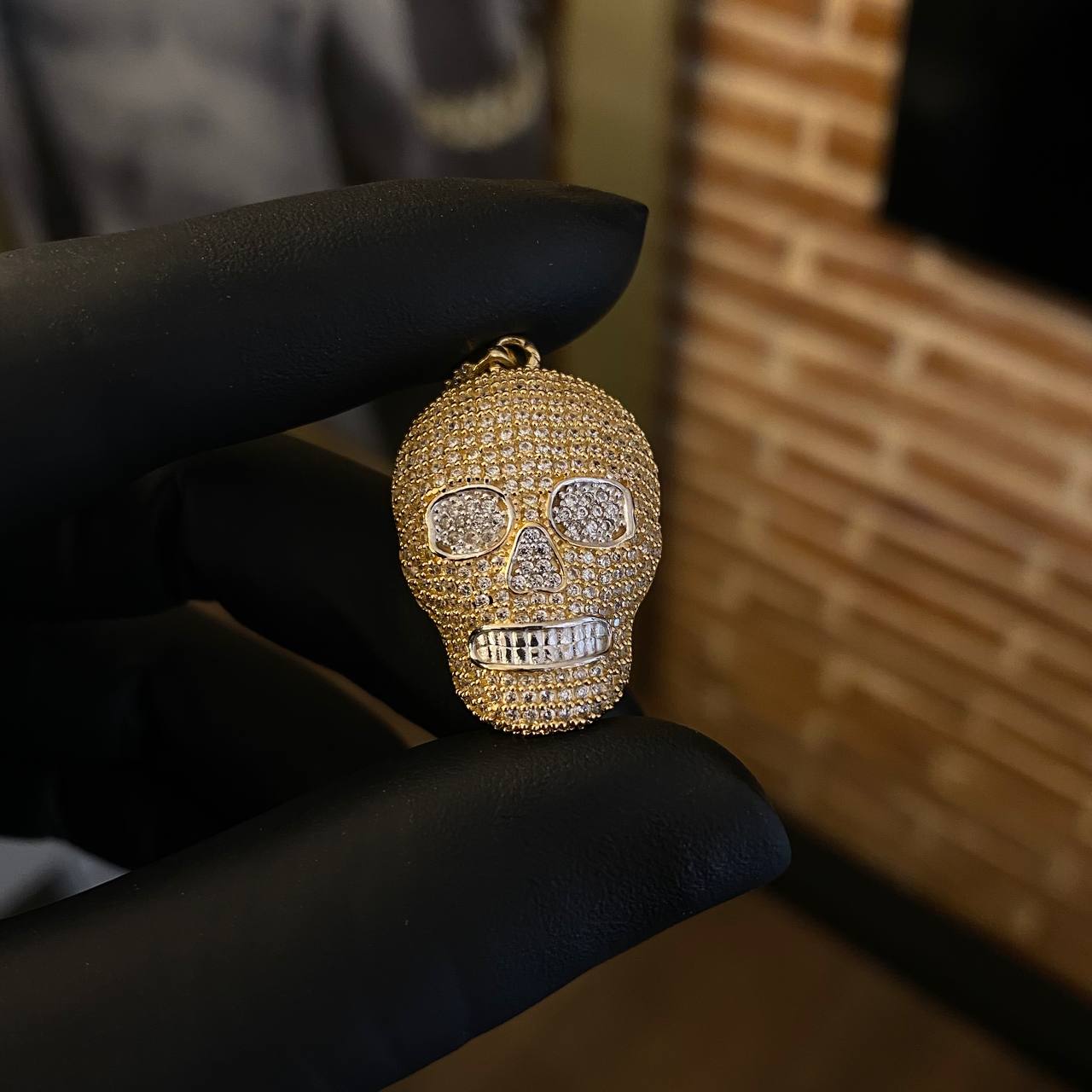 Dije Calavera 7.95gr / 3.8cm Circones Blancos Dos Oros Blanco Amarillo