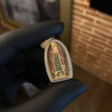 Dije Virgen de Guadalupe 7.5gr / 4.4cm Circones Blancos Fucsias Verdes Dos Oros Amarillo Blanco