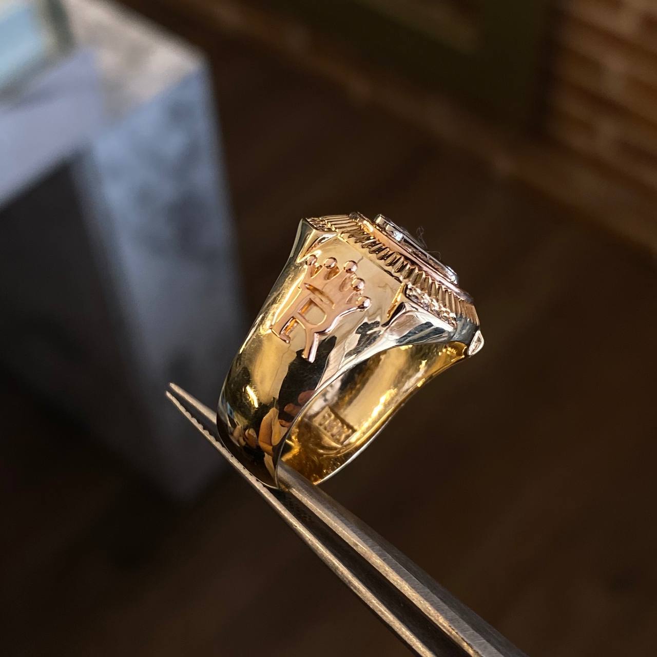 Anillo Nautilus RX 10.9gr T9 3/4 Circones Blancos Tres Oros*
