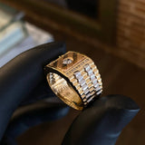 Anillo Sello Rayado 9.05gr / T9 1/2 Circones Blancos Tres Oros *