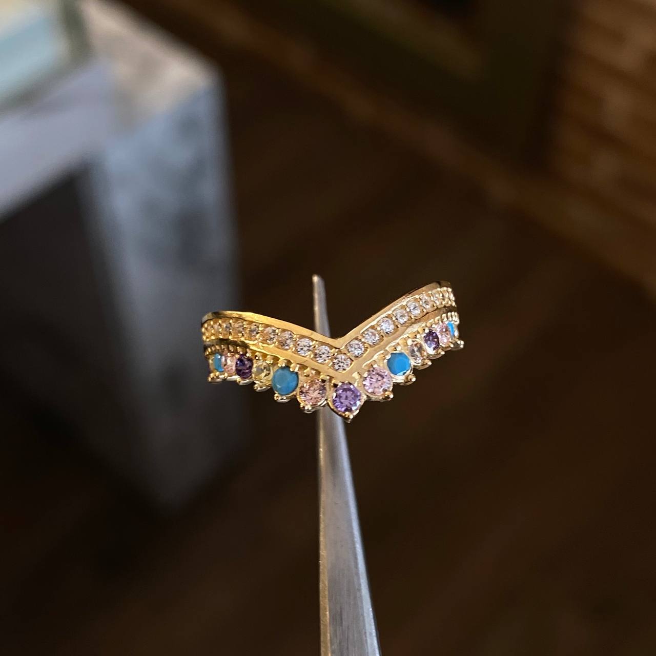 Anillo Tiara 2.95gr / T7 1/4 Circones Colores Oro Amarillo