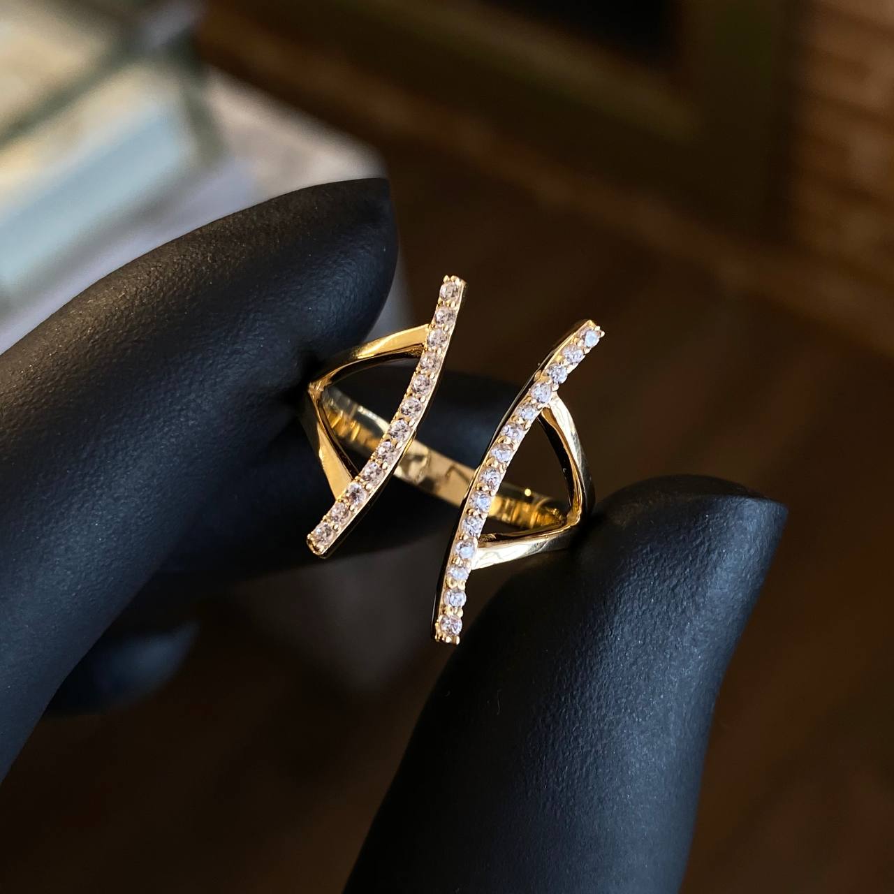 Anillo Piscis 3.45gr / T7 3/4 Circones Blancos Oro Amarillo