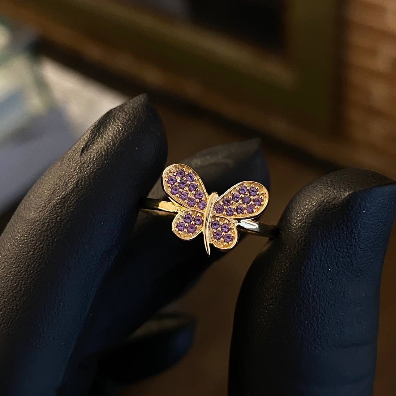 Anillo Mariposa Curva 2gr T7 1/4 Circones Purpuras Oro Amarillo