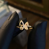 Anillo Silueta Mariposa 1.65gr T6 3/4 Circones Blancos Rojo Oro Amarillo