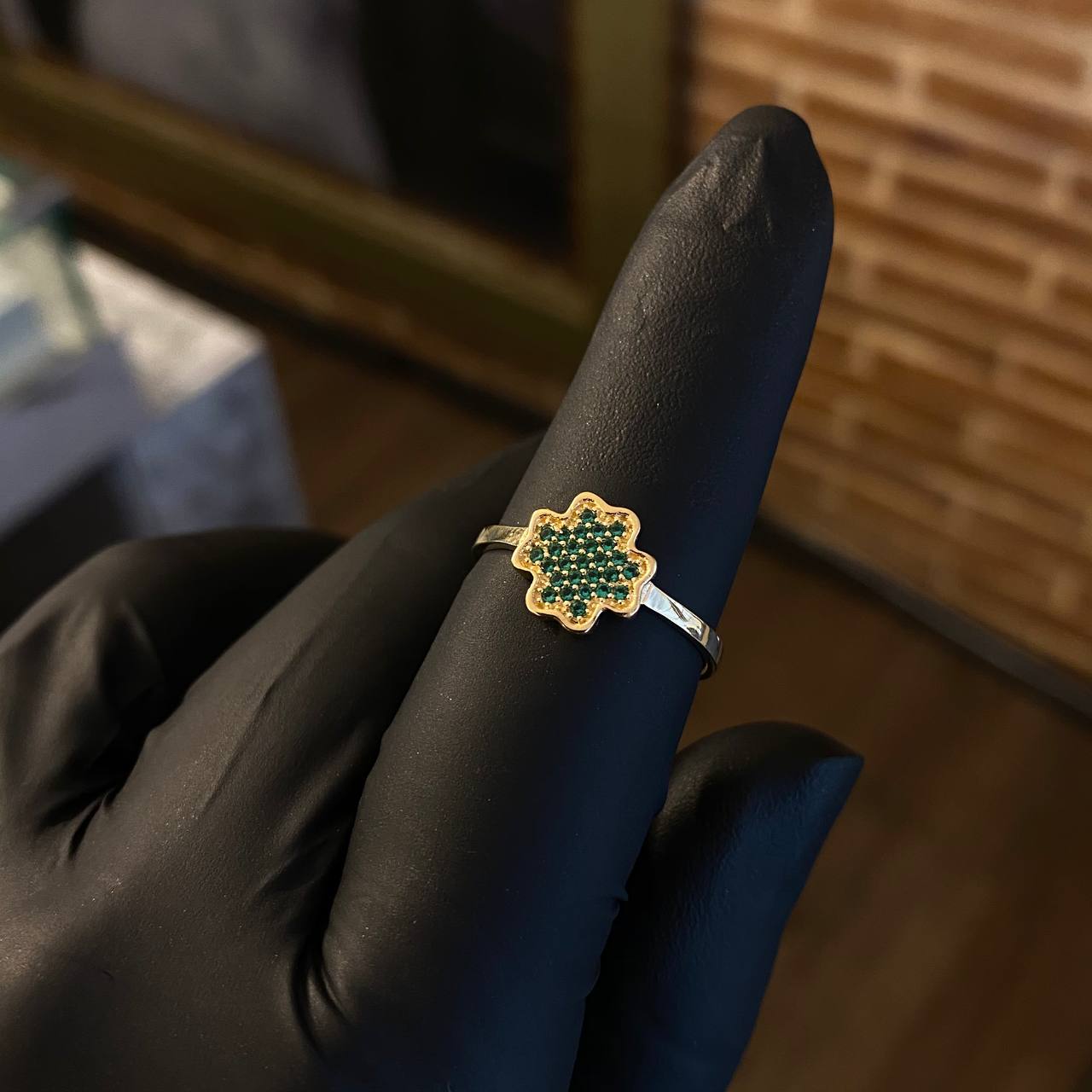 Anillo Trebol Tupido 1.9gr T7 3/4 Circones Verdes Oro Amarillo