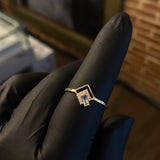 Anillo Cuadriculo Aureo 1.15gr T8 1/4 Circones Blancos Celeste Oro Amarillo