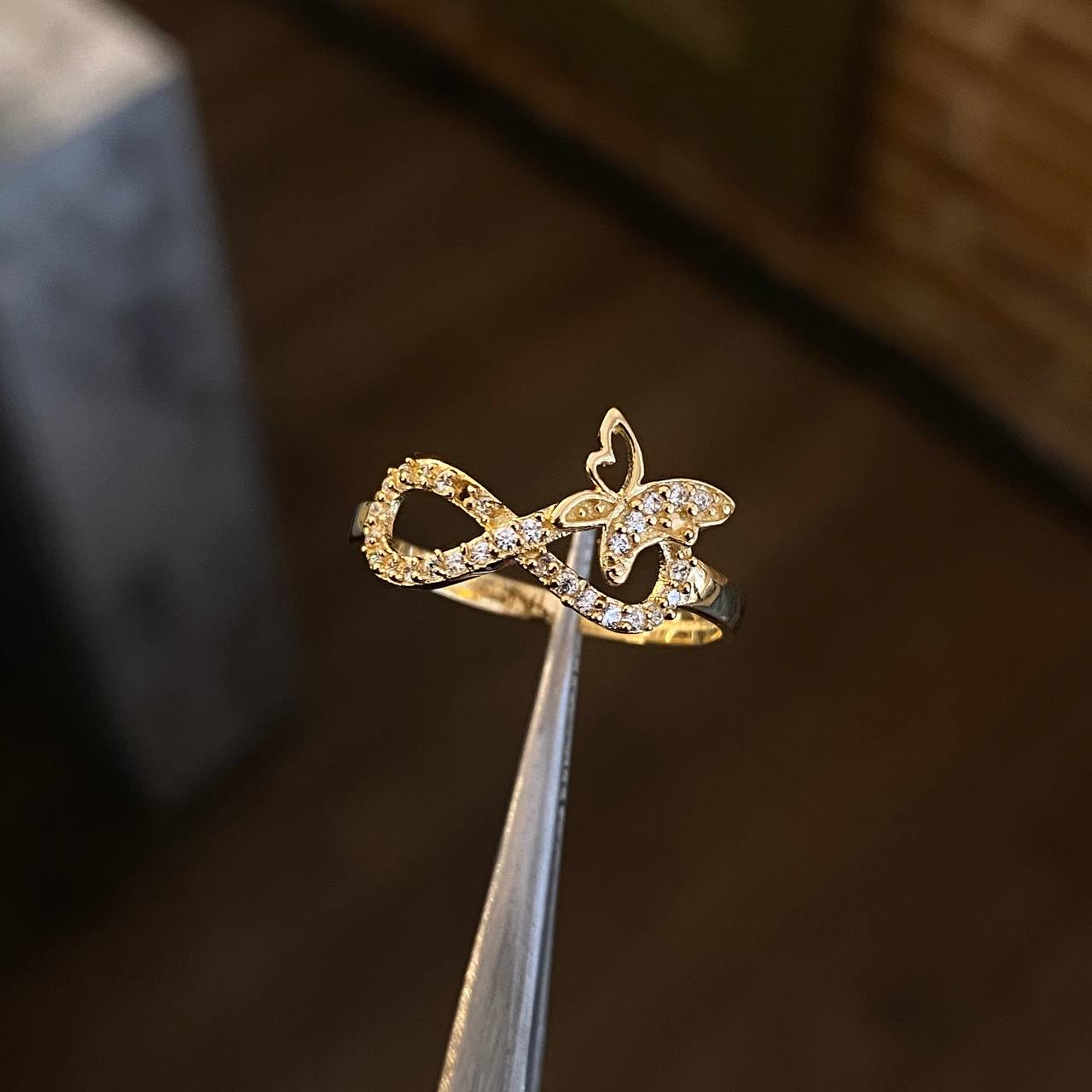 Anillo Infinito Mariposa 1.5gr T7 1/4 Circones Blancos Oro Amarillo
