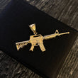 Dije Arma Fusil M16 15.45gr / 3.2cm Mate Liso Oro Amarillo