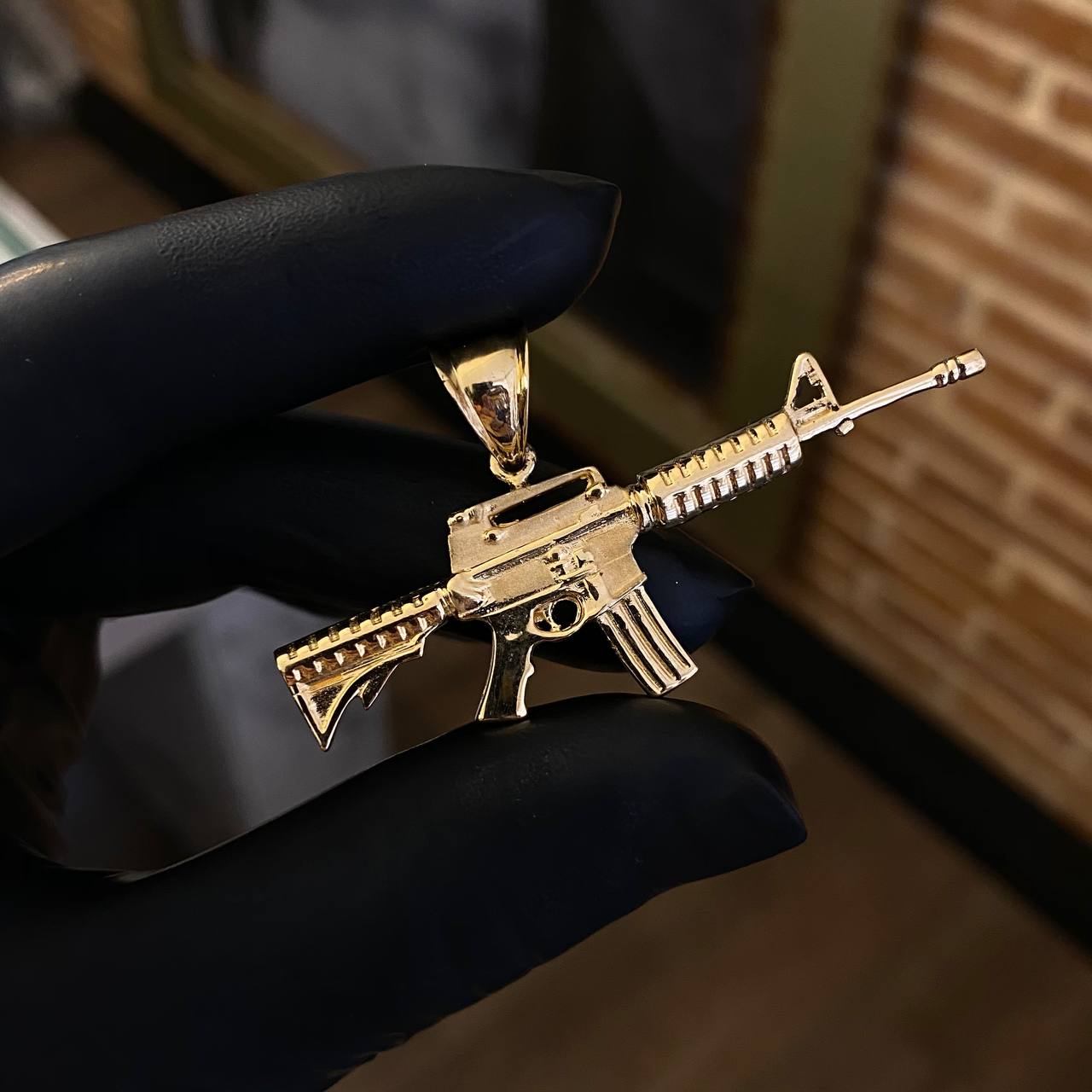 Dije Arma Fusil M16 15.45gr / 3.2cm Mate Liso Oro Amarillo
