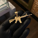 Dije Arma Fusil M16 15.95gr / 3.2cm Mate Liso Oro Amarillo