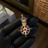 Dije Calavera Cardinal 8.6gr / 4.5cm Circones Negros Oro Rosa