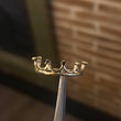 Anillo Corona 1.4gr T6 3/4 Circones Negros Oro Amarillo