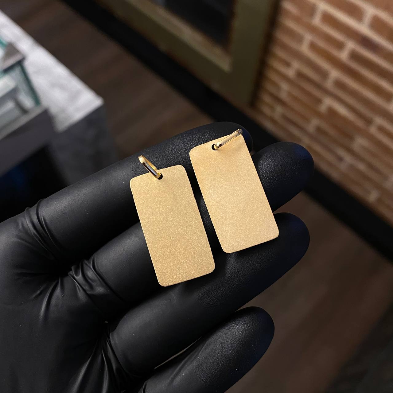Dije Placa Rectangular Curva 2.7gr / 3.5cm (2.9cm*1.5cm) Liso Mate Oro Amarillo