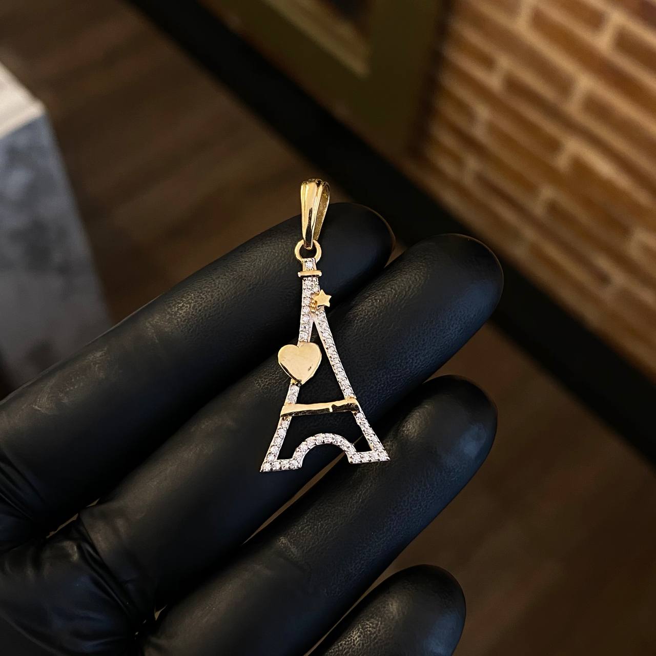 Dije Torre Eiffel Corazon 2.45gr / 3.8cm Circones Blancos Dos Oros Amarillo Blanco
