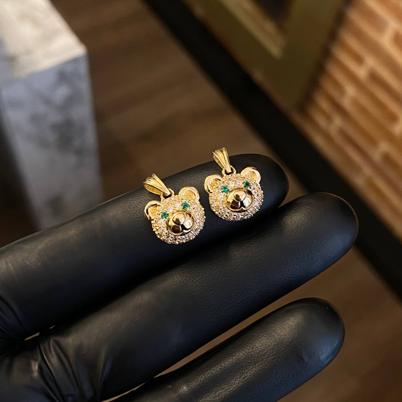 Dije Oso 2.0gr / 1.5cm Circones Blancos Verdes Oro Amarillo*