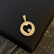 Dije Circular Corazon 1.85gr / 1.9cm Circones Blancos Oro Amarillo*