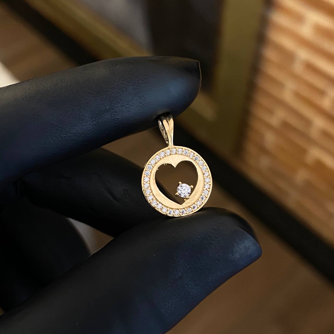 Dije Circular Corazon 1.85gr / 1.9cm Circones Blancos Oro Amarillo*