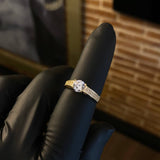 Solitario  2.6gr / T6 1/2 Anillo Circones Blancos Oro Amarillo