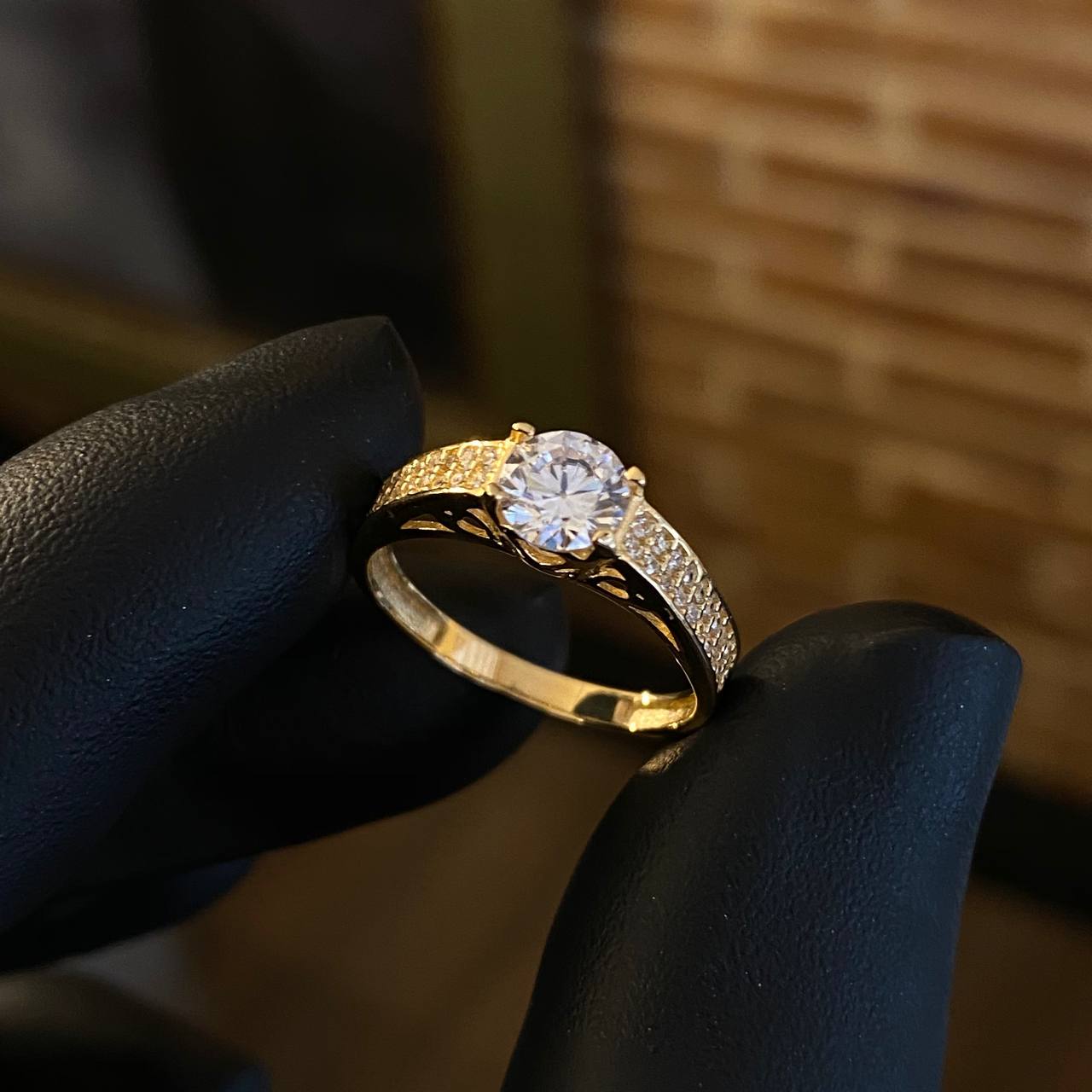 Solitario  2.6gr / T6 1/2 Anillo Circones Blancos Oro Amarillo