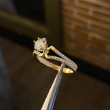 Solitario Alfilerado 2.85gr T8 Anillo Circones Blancos Oro Amarillo