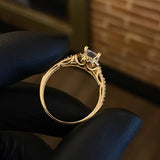 Solitario Halo 3.25gr / T8 1/2 Anillo Circones Blancos Oro Amarillo