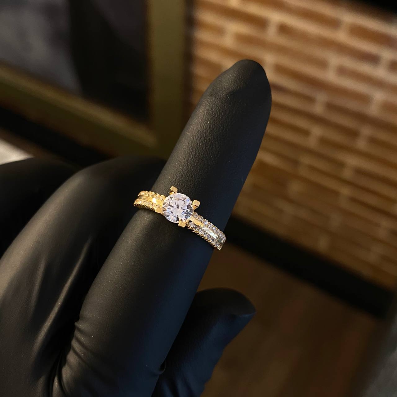 Solitario 2.85gr / T6 1/2 Anillo Circones Blancos Oro Amarillo