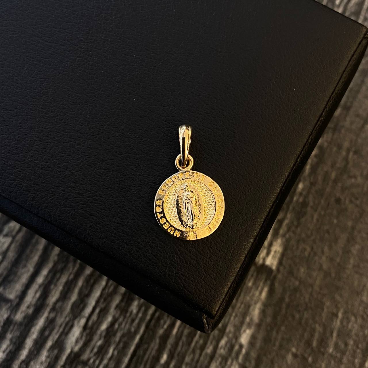 Dije Virgen de Guadalupe 1.85gr / 2cm Texturizada Oro Amarillo