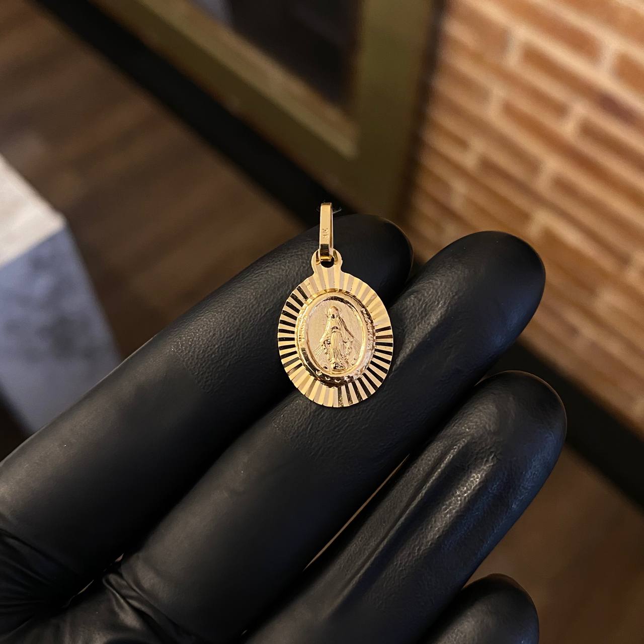 Dije Virgen Milagrosa 1.4gr / 2.2cm Diamantada Oro Amarillo