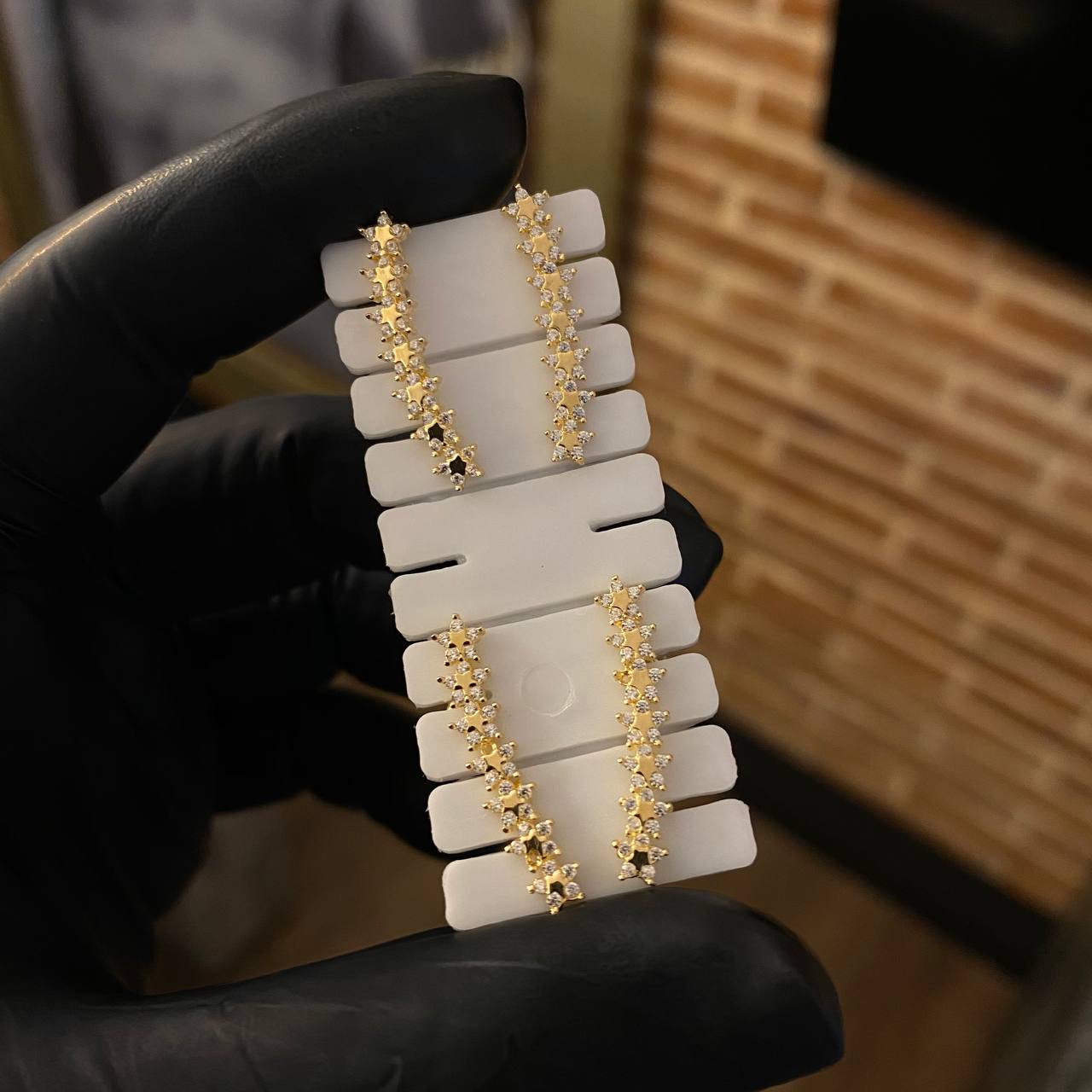 Topos Estela de Estrellas 1.9gr Circones Blancos Oro Amarillo