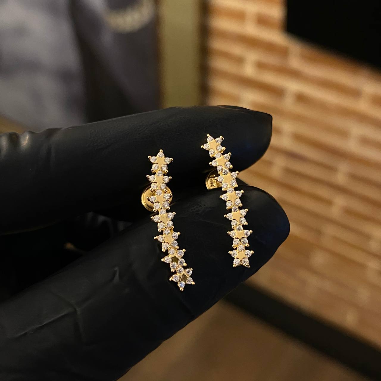 Topos Estela de Estrellas 1.9gr Circones Blancos Oro Amarillo