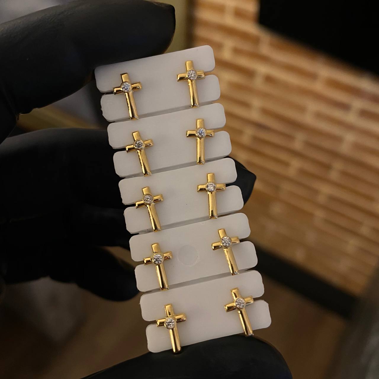 Topos Cruz 0.65gr Circon Blanco Oro Amarillo