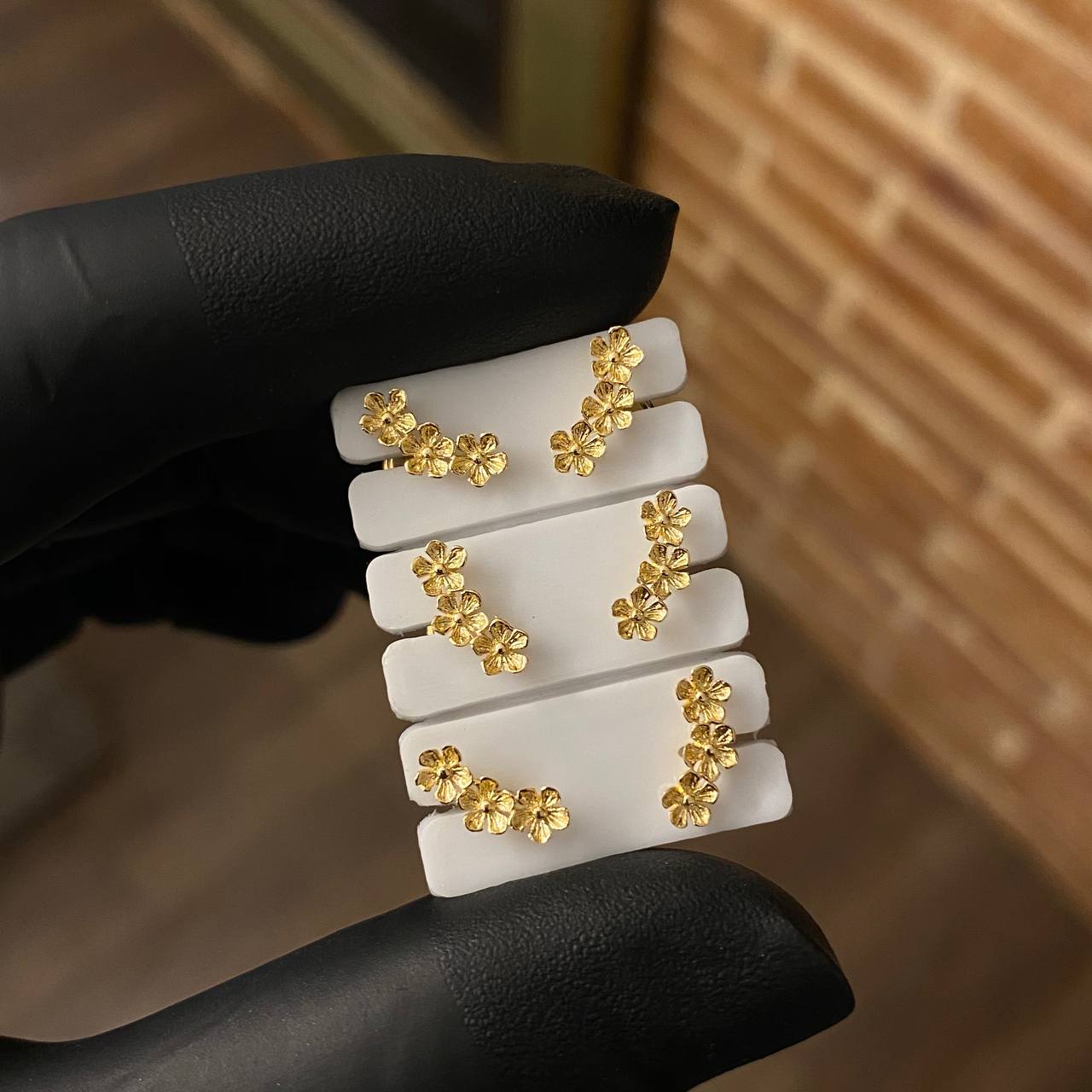Topos Flores Trio 0.85gr Oro Amarillo*